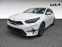 Wd) cararraweiss (weiss Gebraucht 2024 Kia Ceed Spirit Limousine | 22.380 € (Guter Preis)