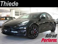 Solid black Gebraucht 2023 Tesla Model 3 Performance Limousine | 33.850 € (Guter Preis)