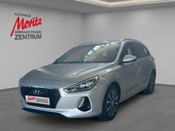 Silber Gebraucht 2017 Hyundai i30 Trend Kombi | 12.980 € (Etwas zu teuer)