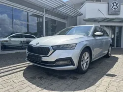 Brilliantsilber Gebraucht 2020 Skoda Octavia First Edition Kombi | 18.980 € (Fairer Preis)