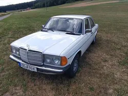 Weiß Gebraucht 1981 Mercedes E200 Limousine | 8.900 €