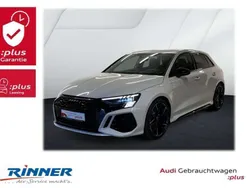Gletscherweiß metallic Gebraucht 2024 Audi RS3 Sportback Ambiente Kleinwagen | 62.730 € (Etwas zu teuer)