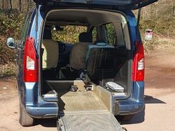 Blau Gebraucht 2010 Citroën Berlingo Van / Kleinbus | 13.590 €