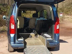 Blau Gebraucht 2010 Citroën Berlingo Van / Kleinbus | 13.990 €