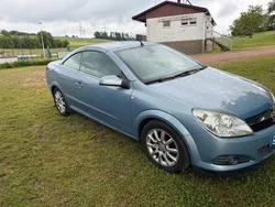 Blau Gebraucht 2007 Opel Astra Cabriolet Edition Cabrio | 2.100 € (Guter Preis)