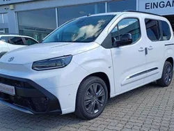 Icy white Neu 2024 Toyota Proace Verso City Kombi | 35.480 € (Fairer Preis)