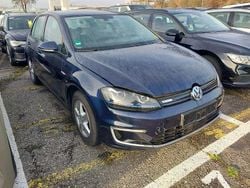 Blau Gebraucht 2017 VW Golf Limousine | 10.710 €