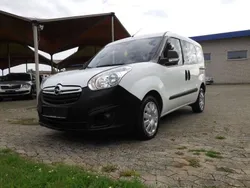 Polar white Gebraucht 2018 Opel Combo Selection Van / Kleinbus | 6.990 € (Teuer)