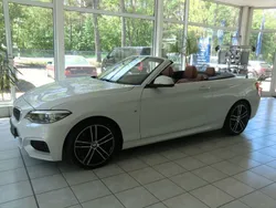 Weiß Gebraucht 2018 BMW 225 M Sport Cabrio | 25.990 € (Fairer Preis)