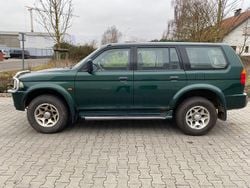 Grün Gebraucht 1999 Mitsubishi Pajero SUV | 2.950 €