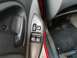 Rot Gebraucht 2002 Toyota Yaris Kleinwagen | 1.650 € (Fairer Preis)