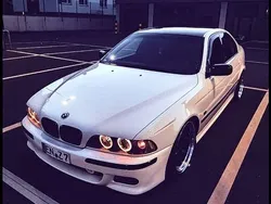 Weiß Gebraucht 2001 BMW 525 Performance Limousine | 16.750 €