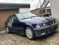 Blau Gebraucht 1993 BMW 316 Limousine | 2.300 €