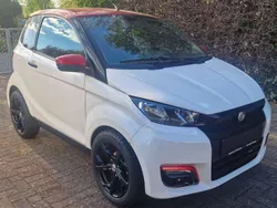 Weiß/ rotmetall Gebraucht 2022 Aixam City Kleinwagen | 11.550 € (Fairer Preis)