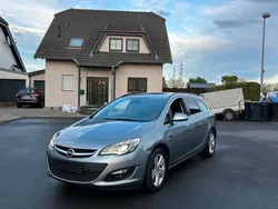 Grau Gebraucht 2014 Opel Astra Sport Kombi | 3.999 € (Guter Preis)