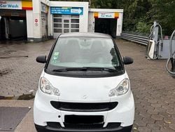Weiß Gebraucht 2009 Smart ForTwo Coupé Pure Coupé | 2.400 € (Guter Preis)
