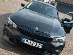 Schwarz Gebraucht 2021 BMW 318 Limousine | 29.500 €