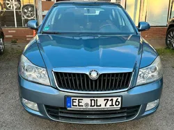 Blau Gebraucht 2010 Skoda Octavia Limousine | 5.600 €