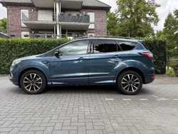 Blau Gebraucht 2019 Ford Kuga ST-Line SUV | 19.650 € (Guter Preis)