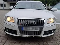 Weiß Gebraucht 2007 Audi A8 Limousine | 10.500 € (Etwas zu teuer)