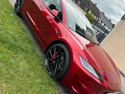 Rot Gebraucht 2025 Tesla Model 3 Performance Limousine | 57.000 €