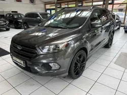 Magneticgrau (metallic) Gebraucht 2017 Ford Kuga ST-Line SUV | 18.500 € (Etwas zu teuer)