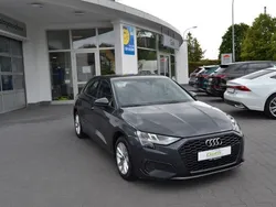 Grau Gebraucht 2022 Audi A3 Sportback Limousine | 19.980 € (Guter Preis)