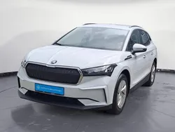 Weiß Gebraucht 2023 Skoda Enyaq iV SUV | 25.530 € (Fairer Preis)