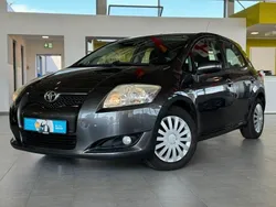Grau Gebraucht 2009 Toyota Auris Limousine | 3.800 € (Guter Preis)