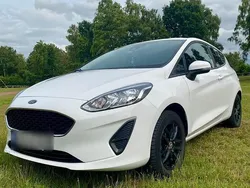 Weiß Gebraucht 2017 Ford Fiesta Kleinwagen | 6.800 € (Guter Preis)