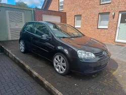Schwarz Gebraucht 2005 VW Golf V Limousine | 2.000 € (Fairer Preis)