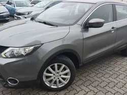 Grau Gebraucht 2016 Nissan Qashqai Acenta SUV | 13.700 € (Guter Preis)