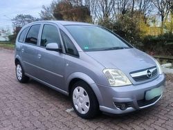 Grau Gebraucht 2007 Opel Meriva Cosmo Van / Kleinbus | 1.650 € (Guter Preis)