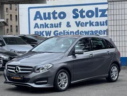 Grau Gebraucht 2016 Mercedes B180 Sport Van / Kleinbus | 14.950 € (Superpreis)