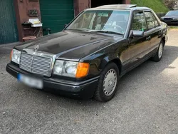 Schwarz Gebraucht 1989 Mercedes E230 Limousine | 4.700 €