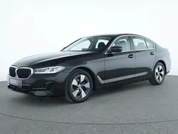 Black sapphire Gebraucht 2022 BMW 520 Limousine | 32.854 € (Superpreis)