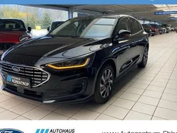 Schwarz Gebraucht 2023 Ford Focus Titanium Limousine | 22.277 € (Fairer Preis)