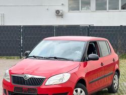 Rot Gebraucht 2011 Skoda Fabia Kleinwagen | 4.500 € (Fairer Preis)