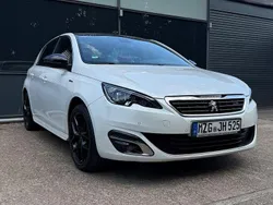 Weiß Gebraucht 2016 Peugeot 308 Allure Limousine | 9.990 € (Fairer Preis)