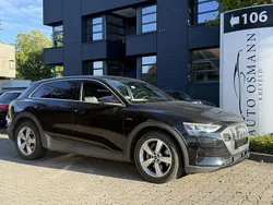 Schwarz Gebraucht 2022 Audi e-tron Basis SUV | 27.950 € (Fairer Preis)