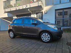 Grau Gebraucht 2009 Toyota Yaris Kleinwagen | 4.300 € (Guter Preis)