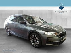 Graphitegrau met. Gebraucht 2024 Skoda Octavia Selection Kombi | 38.314 € (Teuer)