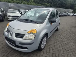 Grau Gebraucht 2005 Renault Modus Van / Kleinbus | 2.450 € (Fairer Preis)