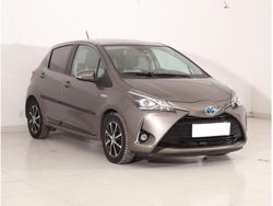 Gray (metallic) Gebraucht 2018 Toyota Yaris Hybrid Team Limousine | 14.490 € (Fairer Preis)