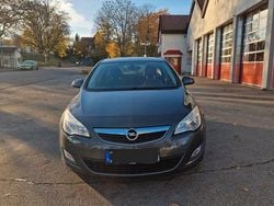 Grau Gebraucht 2012 Opel Astra Selection Limousine | 3.100 € (Guter Preis)