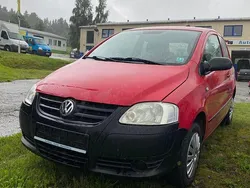 Rot Gebraucht 2005 VW Fox Kleinwagen | 1.850 €