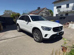 Weiß Gebraucht 2020 Mercedes GLC300e SUV | 29.500 €