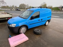 Blau Gebraucht 2010 Opel Combo Van / Kleinbus | 2.000 € (Fairer Preis)