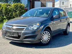 Grau Gebraucht 2009 Opel Astra Selection Limousine | 800 € (Guter Preis)
