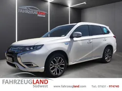 Weiß Gebraucht 2019 Mitsubishi Outlander P-HEV Edition SUV | 20.900 € (Fairer Preis)